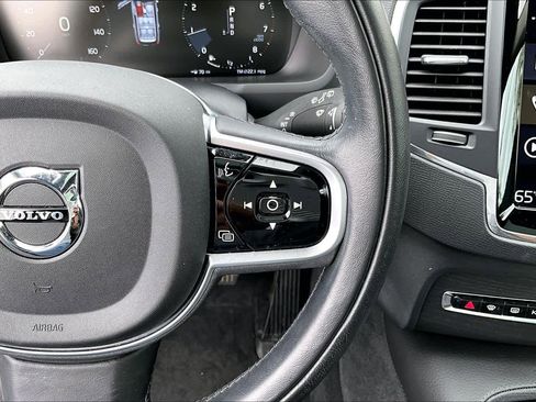 Used 2020 Volvo XC90 T6 Momentum w/ Protection Package image 24