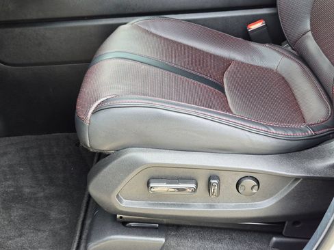 Used 2025 Honda Pilot Black Edition image 14
