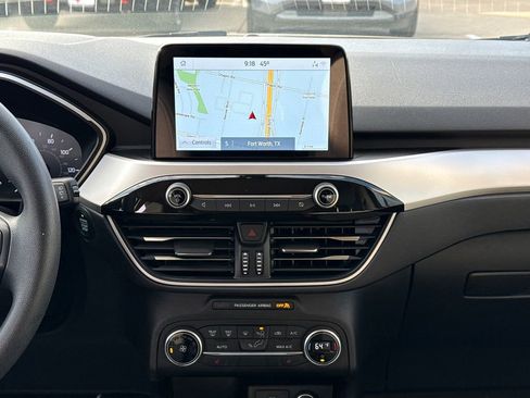 Used 2020 Ford Escape SE image 16