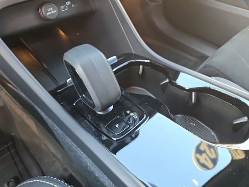 Certified 2024 Volvo XC40 Recharge Ultimate w/ Protection Package Premier image 14