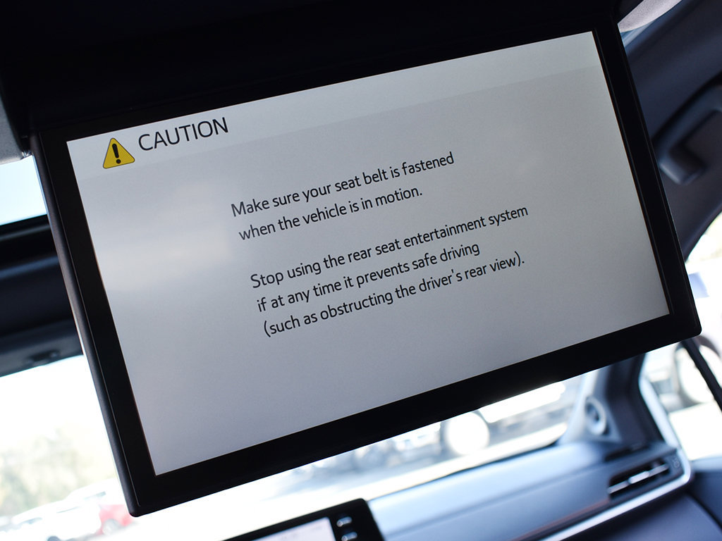 Used 2023 Toyota Sienna XSE w/ XSE Plus Package AWD/4WD image 11