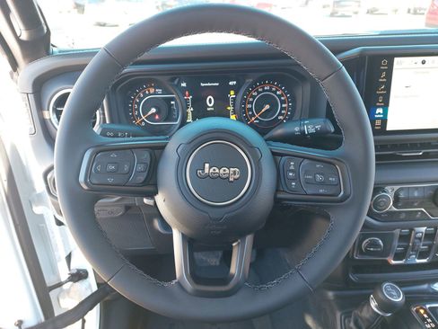 New 2026 Jeep Gladiator Sahara image 16