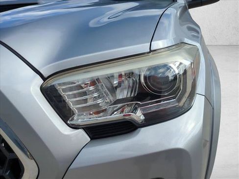 Certified 2019 Toyota Tacoma TRD Sport RWD image 7