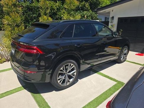 Used 2023 Audi Q8 Premium w/ Convenience Package AWD/4WD image 3