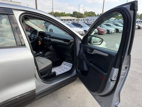 Used 2022 Ford Escape S AWD/4WD image 9