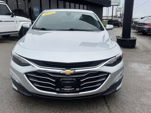 Used 2021 Chevrolet Malibu LT FWD image 3