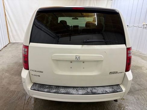 Used 2010 Dodge Grand Caravan SE w/ Climate Group image 7