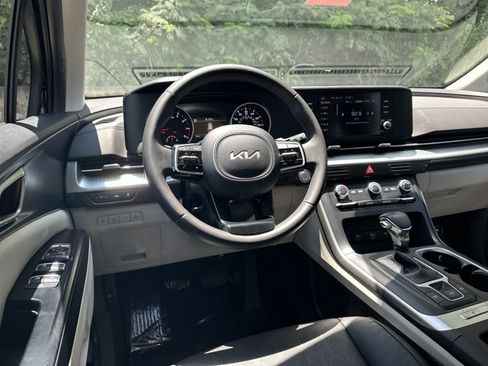 Certified 2024 Kia Carnival LX FWD image 29