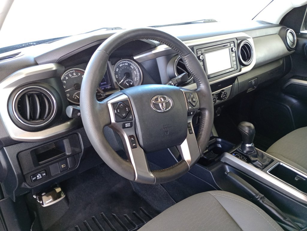 Used 2019 Toyota Tacoma SR5 AWD/4WD image 9