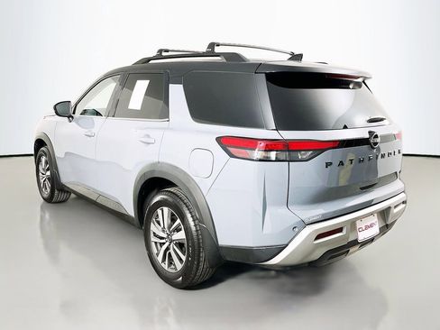Used 2023 Nissan Pathfinder SL w/ Lighting Package (N92) FWD image 9
