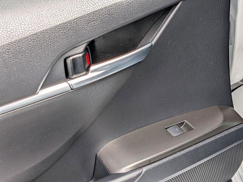 Used 2022 Toyota Camry SE w/ Convenience Package image 29