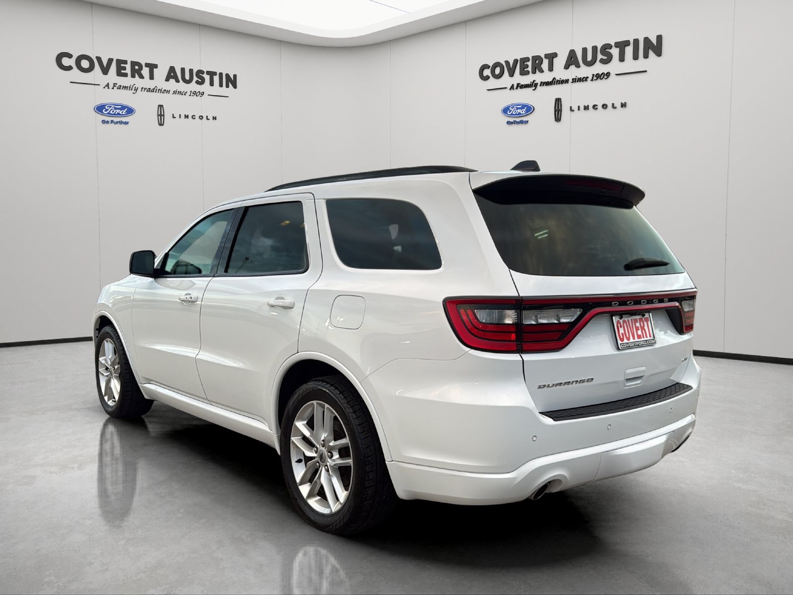 Used 2023 Dodge Durango GT RWD image 3