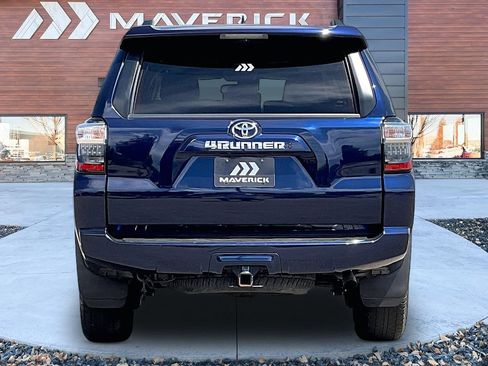 Used 2021 Toyota 4Runner SR5 Premium w/ Moonroof Package AWD/4WD image 6