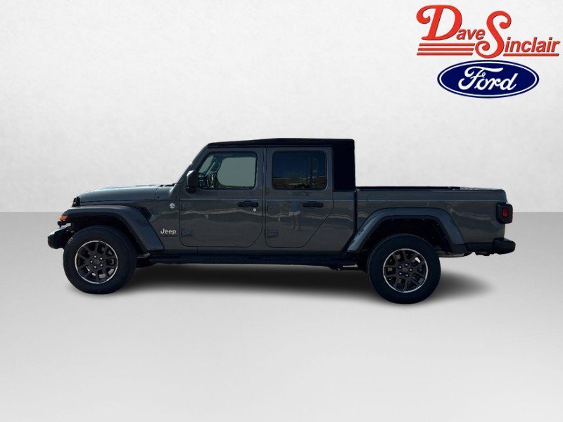 Used 2022 Jeep Gladiator Overland w/ Cold Weather Group AWD/4WD image 10