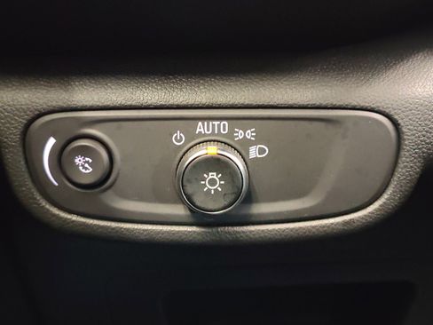 Used 2023 Chevrolet TrailBlazer LS image 25