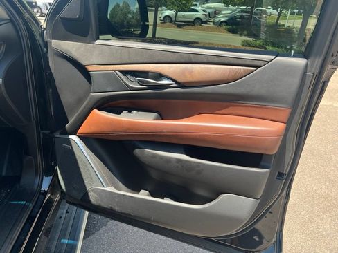 Used 2018 Cadillac Escalade Premium Luxury AWD/4WD image 26