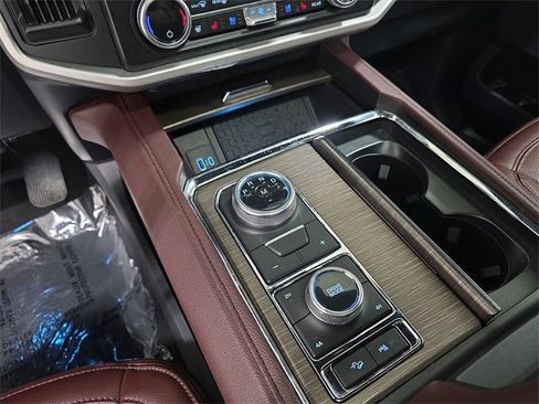 Used 2024 Ford Expedition Max Limited image 25