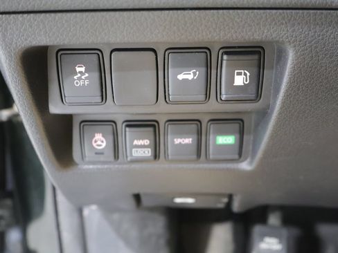 Used 2018 Nissan Rogue SV w/ Premium Package AWD/4WD image 31