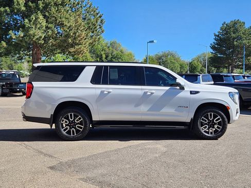 Used 2024 GMC Yukon XL AT4 w/ Technology Package AWD/4WD image 2