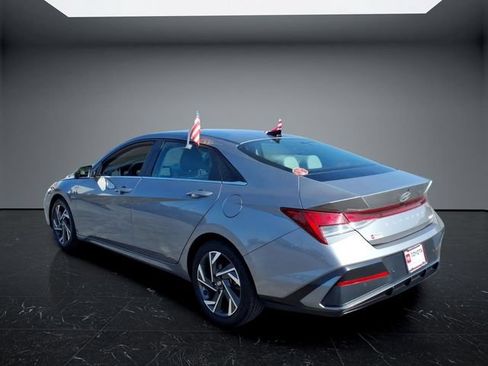 Used 2024 Hyundai Elantra Limited FWD image 6