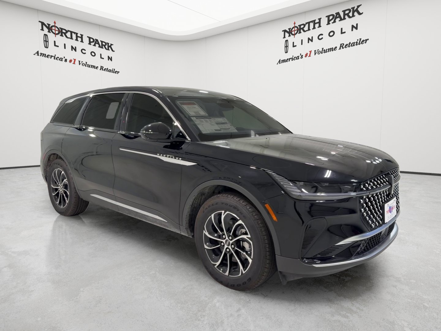 New 2026 Lincoln Nautilus Premier AWD/4WD image 7