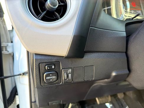 Used 2019 Toyota Corolla LE image 20