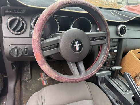 Used 2006 Ford Mustang Convertible image 5