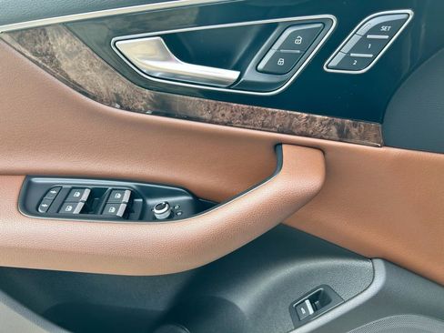 Used 2017 Audi Q7 3.0T Prestige image 19