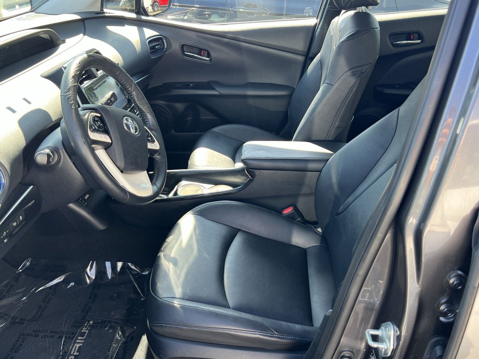 Used 2016 Toyota Prius Four Touring w/ Premium Convenience Package FWD image 8