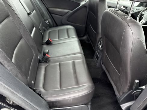 Used 2017 Volkswagen Tiguan S image 13