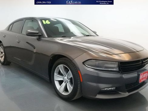 Used 2016 Dodge Charger SXT RWD image 1