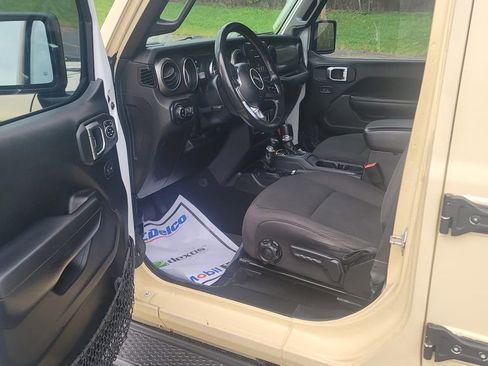 Used 2020 Jeep Gladiator Sport w/ Quick Order Package 24S image 17