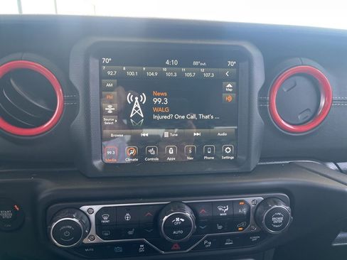 Used 2022 Jeep Wrangler Unlimited Sahara w/ Cold Weather Group AWD/4WD image 20