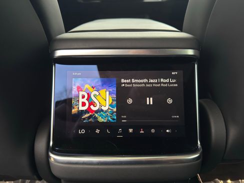 Used 2023 Tesla Model X Plaid image 51