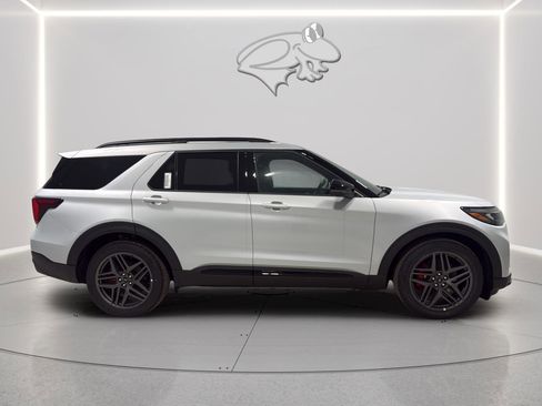 New 2026 Ford Explorer ST w/ Sun And Sound Package image 7