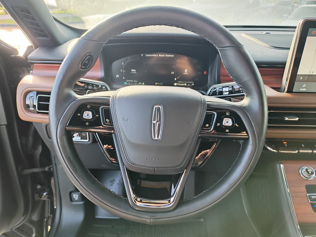 Used 2023 Lincoln Aviator Reserve w/ Equipment Group 201A AWD/4WD image 17