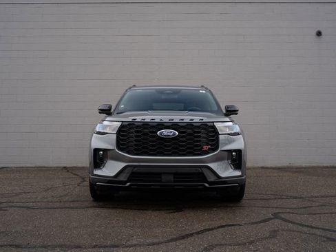 Used 2025 Ford Explorer ST image 10