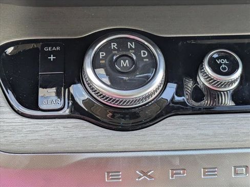 New 2025 Ford Expedition Platinum w/ Driver's Package image 12