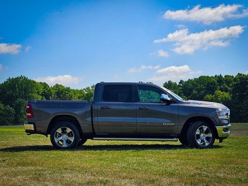Used 2023 RAM 1500 Laramie AWD/4WD image 3