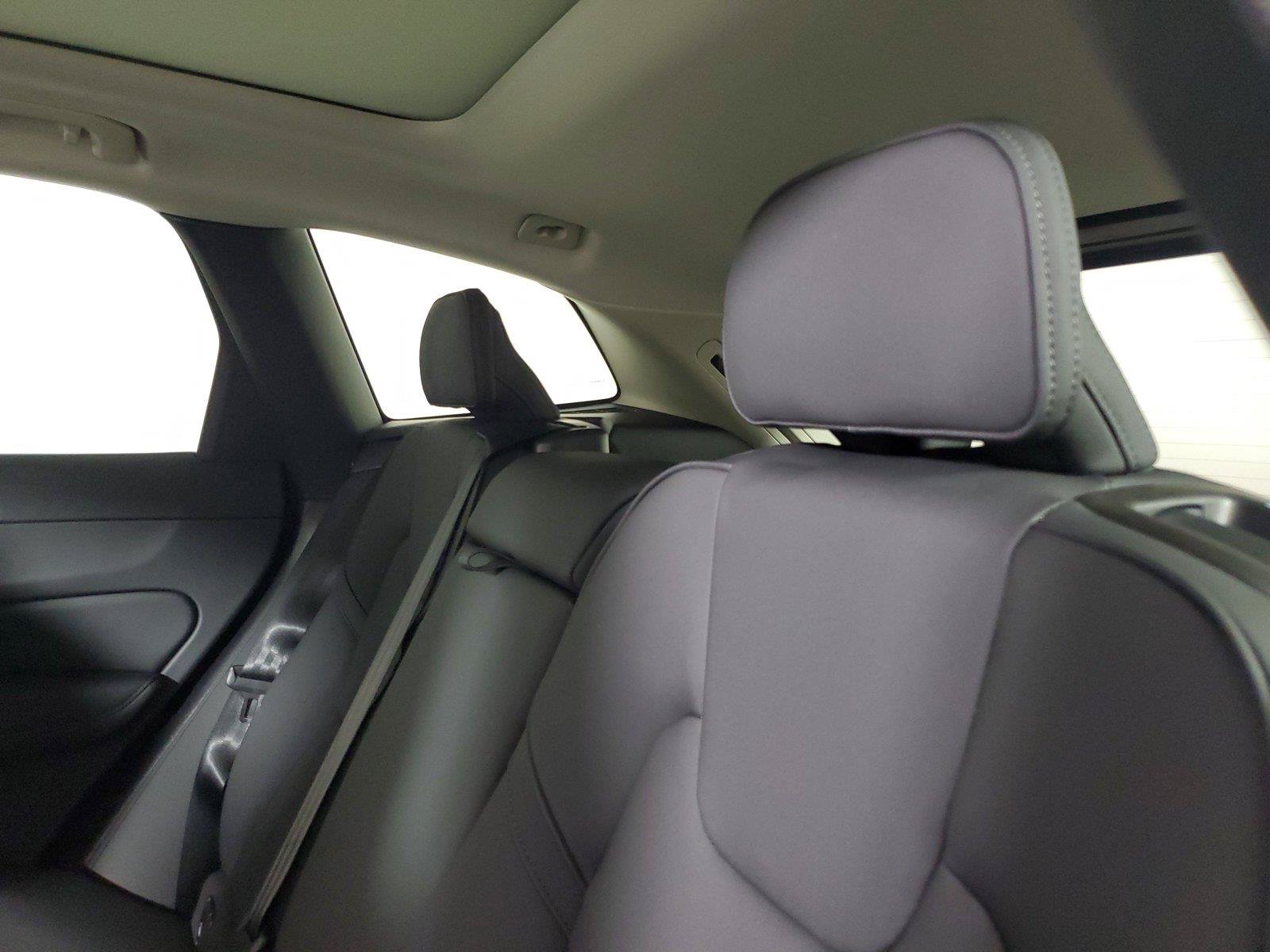 New 2027 Volvo XC60 B5 Core AWD/4WD image 13