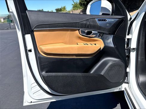 Used 2024 Volvo XC90 T8 Ultimate w/ Lounge Package AWD/4WD image 26