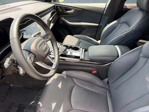 Used 2025 Audi Q8 Prestige AWD/4WD image 3