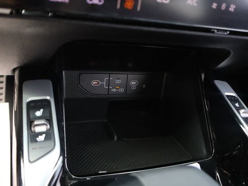 Certified 2025 Kia Sorento SX AWD/4WD image 24