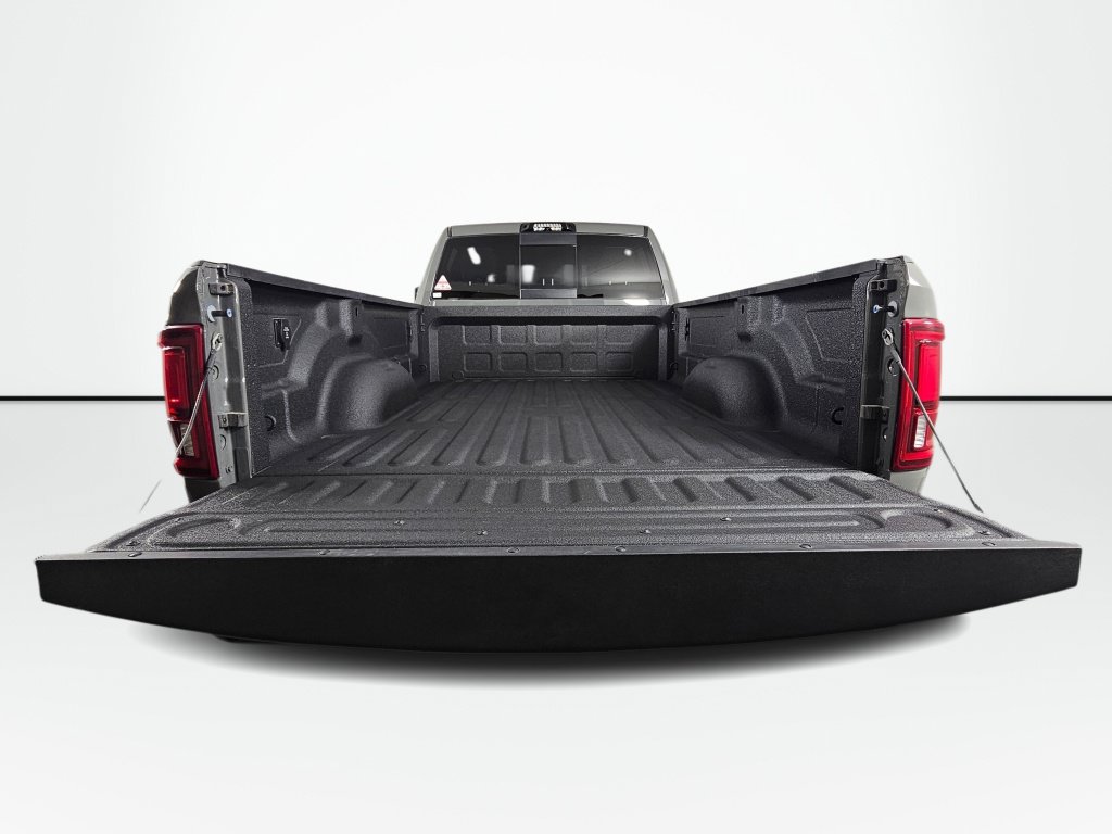 New 2026 RAM 2500 Laramie AWD/4WD image 18