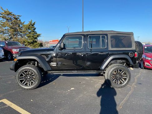 Used 2018 Jeep Wrangler Unlimited Sport S image 6
