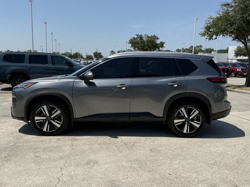 Used 2024 Nissan Rogue SL w/ SL Premium Package FWD image 8