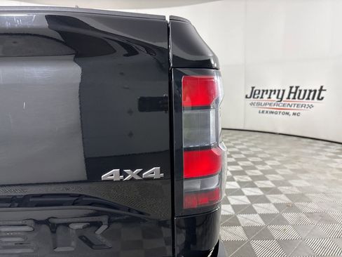 Used 2022 Nissan Frontier S w/ Technology Package image 35