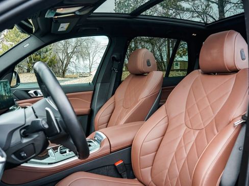 Used 2024 BMW X5 xDrive40i w/ M Sport Package image 17