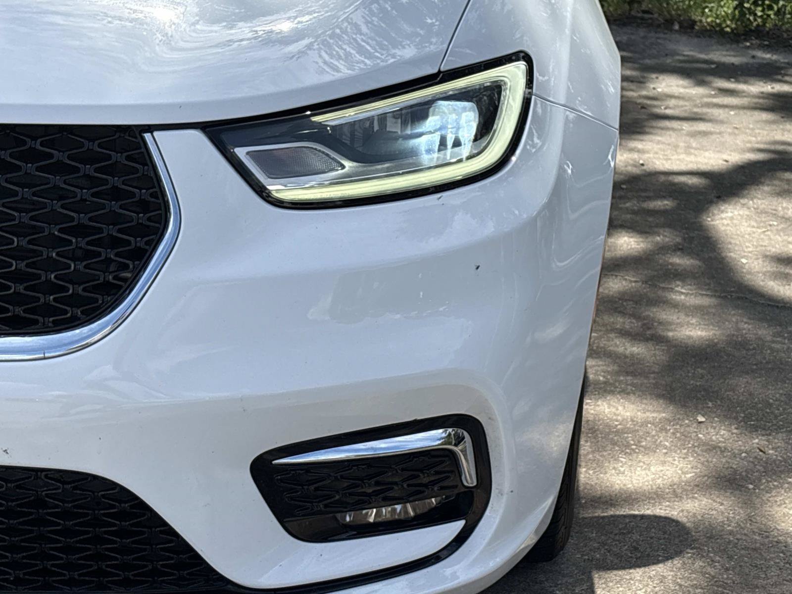 Certified 2025 Chrysler Pacifica Select FWD image 9