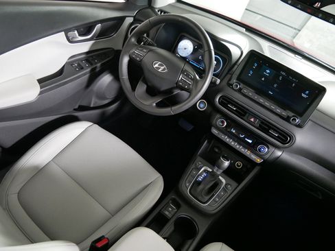 Used 2022 Hyundai Kona Limited AWD/4WD image 9